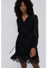 TwinSet - Twinset Sukienka kolor czarny mini rozkloszowana. Kolor: czarny. Materiał: tkanina, koronka. Długość rękawa: długi rękaw. Typ sukienki: rozkloszowane, plisowane. Długość: mini #4