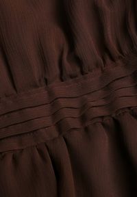 Born2be - Brązowa Rozkloszowana Sukienka Typu Mgiełka z Bufiastymi Rękawami Isovana. Okazja: na co dzień. Kolor: brązowy. Styl: casual, elegancki #6