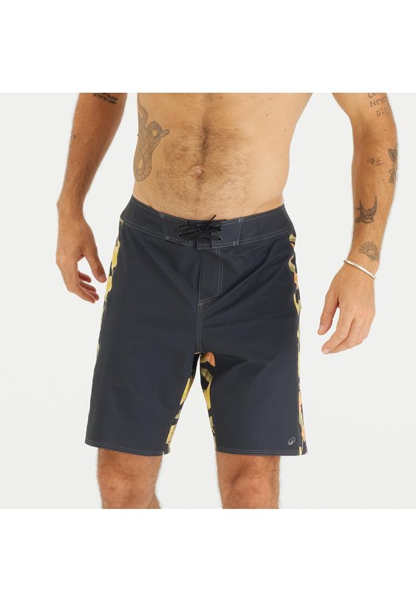 OLAIAN - Spodenki surfingowe męskie Olaian 500 19" Arch Spring. Kolor: wielokolorowy, czarny, pomarańczowy. Materiał: poliester, materiał, elastan. Długość: długie. Wzór: aplikacja. Styl: sportowy