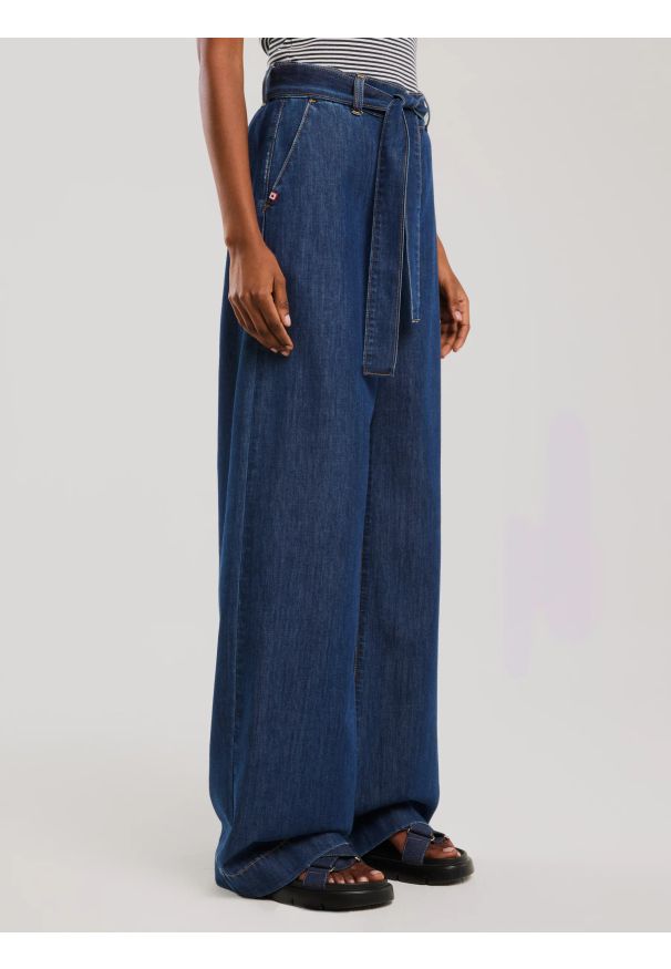 Big-Star - Jeansy damskie wide z paskiem granatowe Julii 550. Okazja: na co dzień. Stan: podwyższony. Kolor: niebieski. Długość: długie. Styl: elegancki, klasyczny, casual