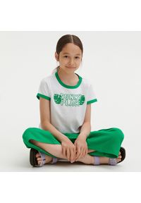 Reserved - T-shirt z wypukłym nadrukiem - Biały. Kolor: biały. Materiał: bawełna. Wzór: nadruk #1