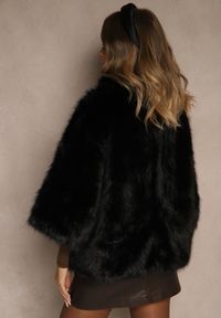 Renee - Czarna Kurtka Futerko z Kołnierzem i Szerokimi Rękawami 3/4 Zapinana na Suwak Clauda. Kolor: czarny. Materiał: futro #2