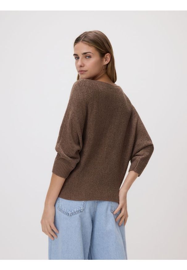 Reserved - Gładki sweter - brązowy. Kolor: brązowy. Materiał: dzianina. Wzór: gładki
