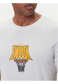 Nike T-Shirt HJ3466 025 Szary Regular Fit. Kolor: szary. Materiał: bawełna #3