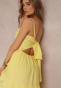 Renee - Żółta Sukienka Egithoe. Kolor: żółty. Długość rękawa: na ramiączkach. Wzór: ażurowy, jednolity, aplikacja. Długość: midi #3