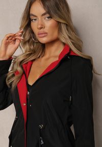 Renee - Czarna Dwustronna Kurtka w Stylu Parki Wykończona przy Rękawach Guzikami Mivatra. Okazja: na co dzień. Kolor: czarny. Materiał: jeans, wełna. Styl: casual, elegancki #2