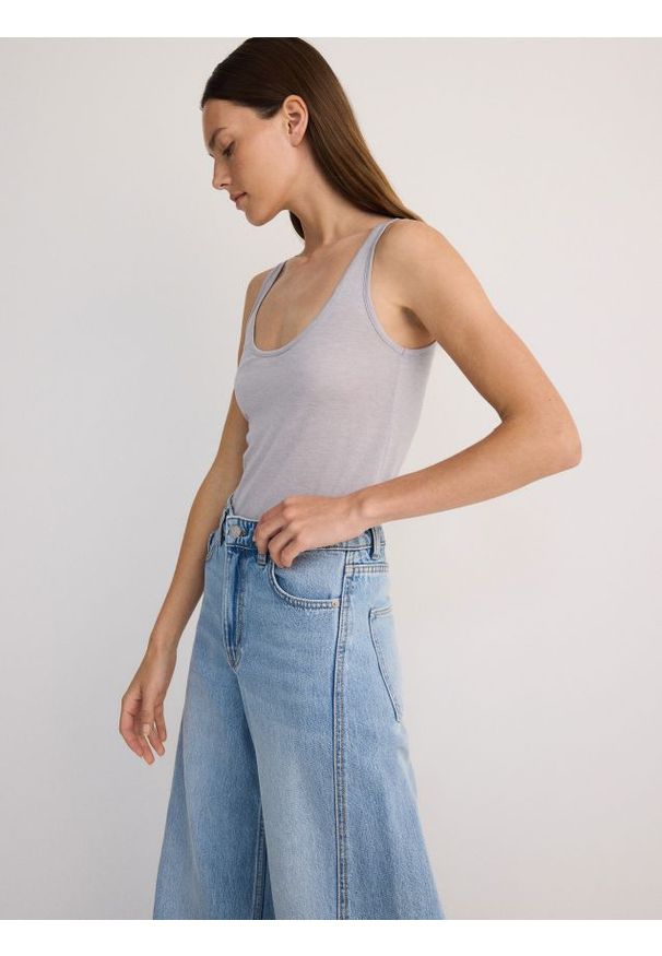 Reserved - Top z lyocellu i wełny - jasnoszary. Kolor: szary. Materiał: wełna