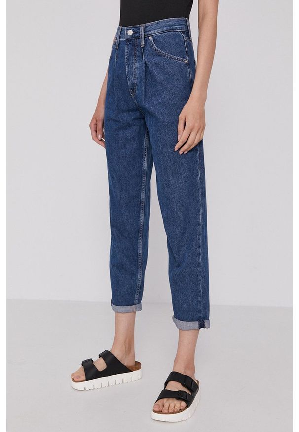 Calvin Klein Jeans Jeansy damskie medium waist. Kolor: niebieski