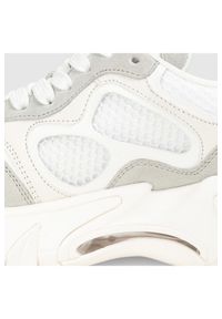 Balmain - BALMAIN Sneakersy skórzane damskie białe B-East. Kolor: biały. Materiał: skóra #5