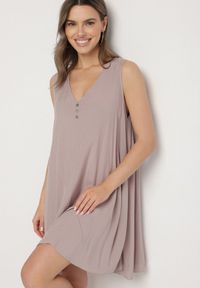 Born2be - Jasnoszara Rozkloszowana Sukienka z Bawełny z Ozdobnymi Guzikami Folusae. Okazja: na co dzień. Typ kołnierza: dekolt w serek. Kolor: szary. Materiał: bawełna. Sezon: wiosna, lato. Typ sukienki: proste. Styl: klasyczny, casual, elegancki #4