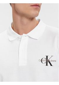 Calvin Klein Jeans Polo J30J323395 Biały Regular Fit. Typ kołnierza: polo. Kolor: biały. Materiał: bawełna