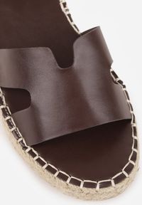 Born2be - Ciemnobrązowe Sandały VICES na Grubej Plecionej Podeszwie Meztora. Okazja: na co dzień. Zapięcie: sprzączka. Kolor: brązowy. Wzór: ażurowy. Sezon: lato. Styl: casual, klasyczny, elegancki #7