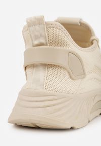 Renee - Beżowe Buty Sportowe na Platformie ze Sznurowaniem Adelmarie. Okazja: na co dzień. Kolor: beżowy. Materiał: jeans, dresówka. Obcas: na platformie #4