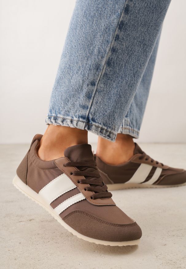 Renee - Brązowe Sneakersy w Stylu Klasycznych Tenisówek z Marszczeniem z Tyłu Aiglise. Okazja: na co dzień. Kolor: brązowy. Materiał: jeans