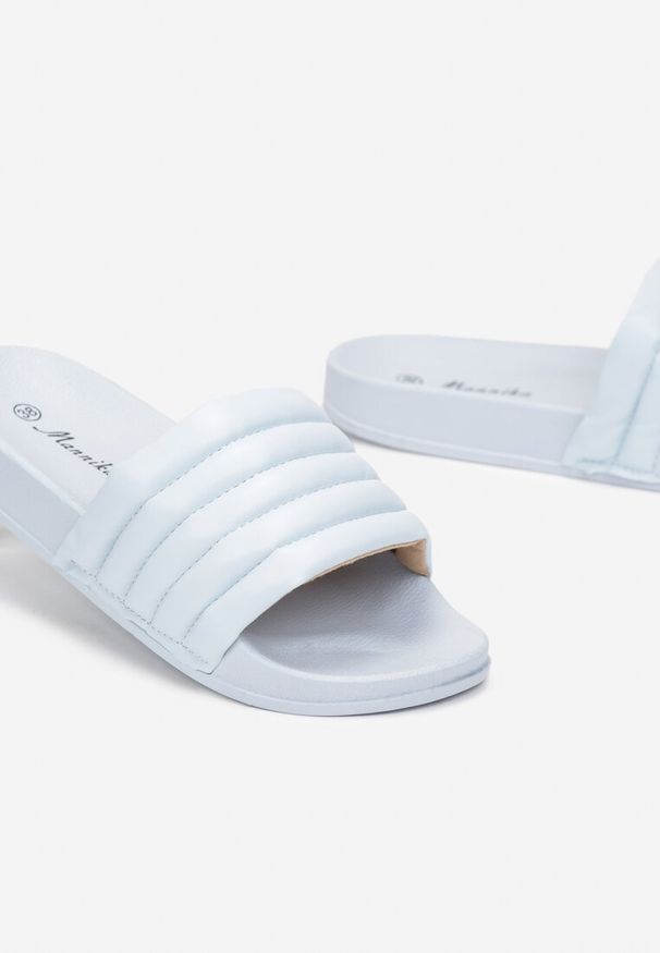 Born2be - Niebieskie Basenowe Klapki z Pikowanym Paskiem Mezia. Okazja: na co dzień. Kolor: niebieski. Styl: casual