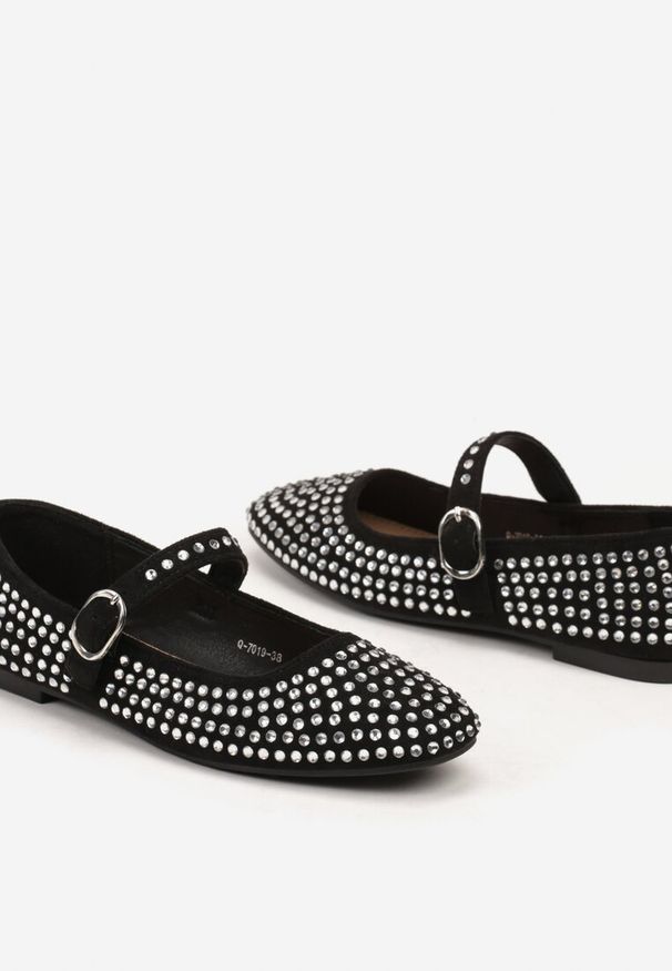 Born2be - Czarne Płaskie Balerinki w Stylu Mary Jane z Cyrkoniami Labrista. Okazja: na co dzień. Zapięcie: pasek. Kolor: czarny. Wzór: aplikacja. Styl: klasyczny, casual, elegancki