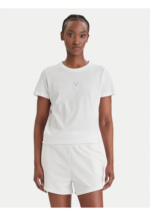 Guess T-Shirt W6GI10 K3025 Biały Regular Fit. Kolor: biały. Materiał: bawełna