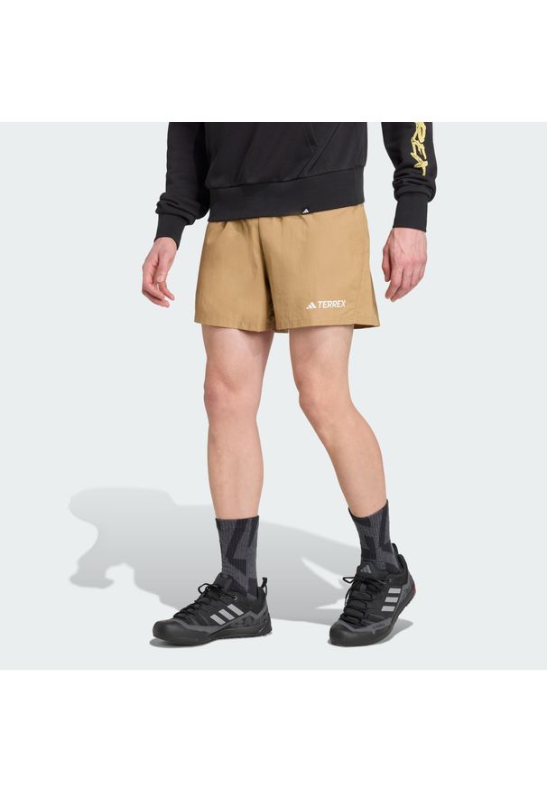 Adidas - Szorty Terrex Multi. Kolor: brązowy. Materiał: materiał