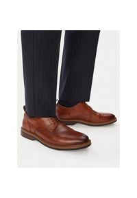Półbuty Clarks. Kolor: brązowy #1