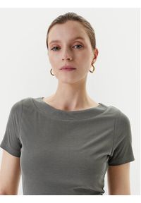 Guess T-Shirt W5YP14 KAQL2 Zielony Regular Fit. Kolor: zielony. Materiał: syntetyk