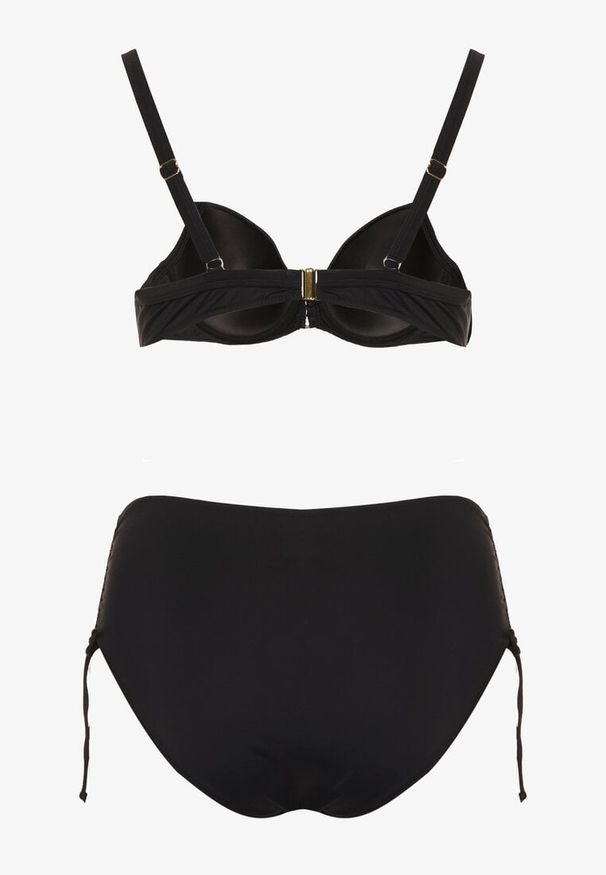 Born2be - Czarne Bikini Biustonosz z Marszczeniem i Majtki Figi ze Ściągaczami Kinevia. Kolekcja: plus size. Kolor: czarny