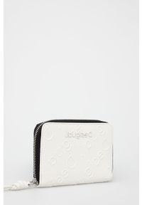 Desigual portfel 22SAYP21 damski kolor biały. Kolor: biały. Materiał: włókno, materiał #4