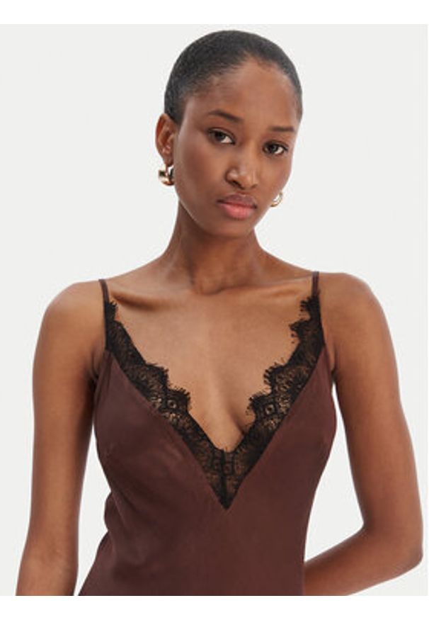 BARDOT - Bardot Sukienka wieczorowa Aderia 60248DB Brązowy Slim Fit. Kolor: brązowy. Materiał: wiskoza. Styl: wizytowy