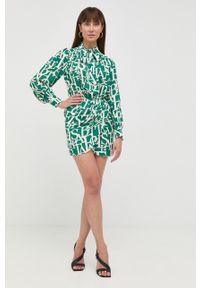 Elisabetta Franchi sukienka kolor zielony mini prosta. Okazja: na co dzień. Kolor: zielony. Długość rękawa: długi rękaw. Typ sukienki: proste. Styl: casual. Długość: mini #4