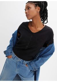 bonprix - T-shirt z plisą guzikową. Typ kołnierza: dekolt w serek. Kolor: czarny #1