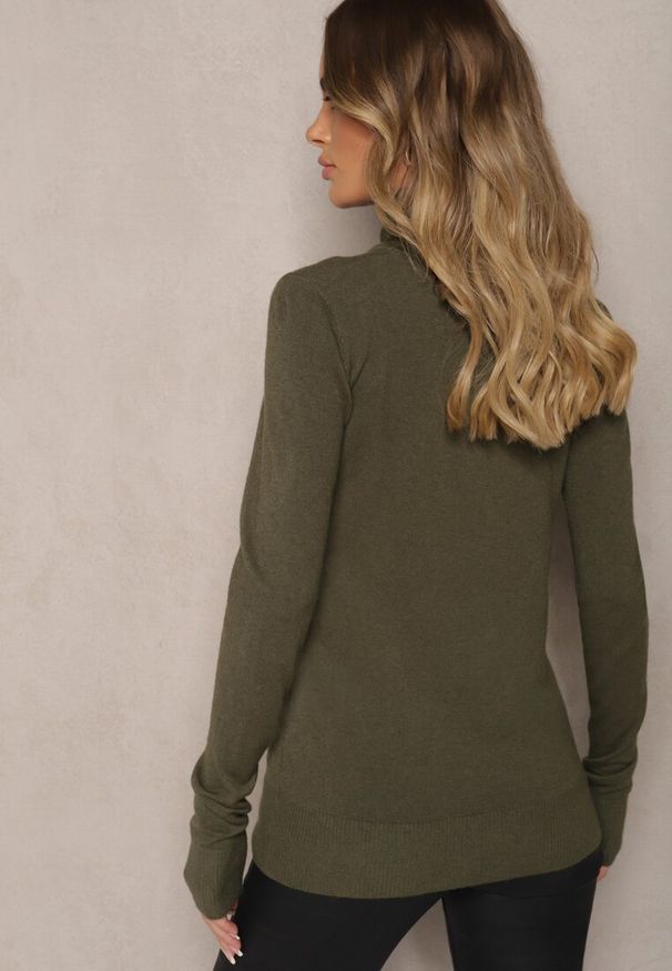 Renee - Ciemnozielony Golf Sweterkowy z Domieszką Kaszmiru Zaivanna. Okazja: na spotkanie biznesowe, na co dzień, na spacer, do pracy. Typ kołnierza: golf. Kolor: zielony. Materiał: kaszmir. Sezon: jesień. Styl: biznesowy, casual, elegancki, klasyczny