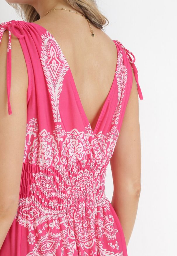 Born2be - Fuksjowa Sukienka w Stylu Boho z Gumką w Talii i Sznurkami przy Ramionach Niree. Kolor: różowy. Styl: boho