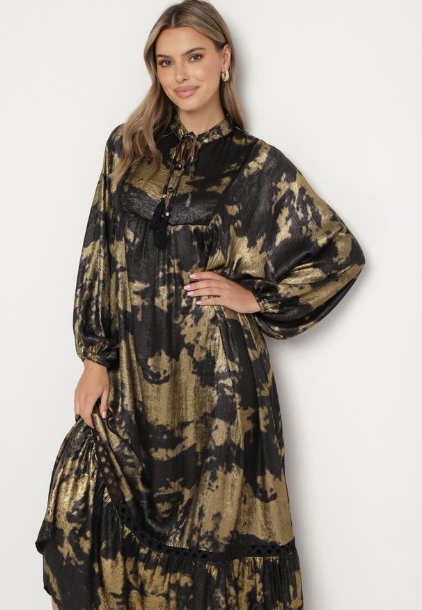 Born2be - Złoto-Czarna Pudełkowa Sukienka z Metaliczną Nicią z Troczkiem przy Dekolcie Roriella. Kolor: złoty. Typ sukienki: oversize. Styl: elegancki, wizytowy