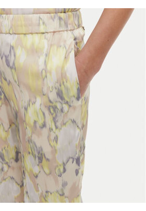 Calvin Klein Spodnie materiałowe K20K208425 Kolorowy Regular Fit. Materiał: wiskoza. Wzór: kolorowy