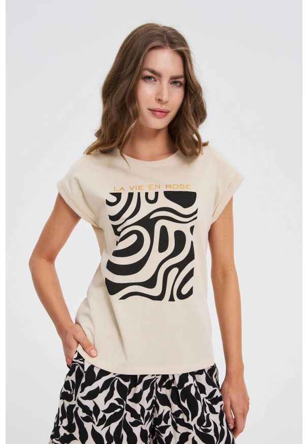 MOODO - T-shirt z geometrycznym nadrukiem beżowy. Kolor: beżowy. Materiał: bawełna. Wzór: geometria, nadruk