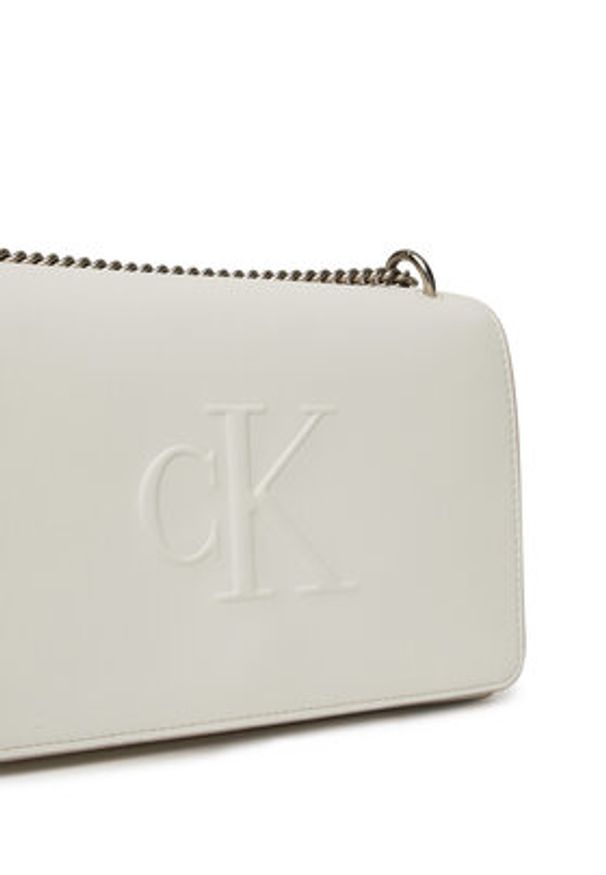 Calvin Klein Jeans Torebka Sculpted Ew Flap Conv Chain LV04K3035G Biały. Kolor: biały. Materiał: skórzane