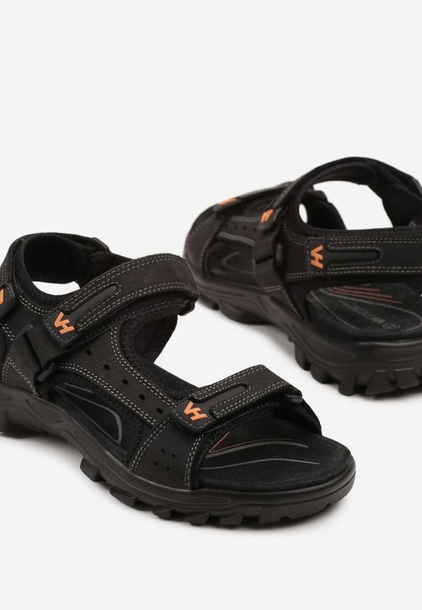 Born2be - Czarne Sportowe Sandały ze Skóry Naturalnej Zapinane na Rzep Uloritia. Zapięcie: rzepy. Kolor: czarny. Materiał: skóra. Styl: sportowy