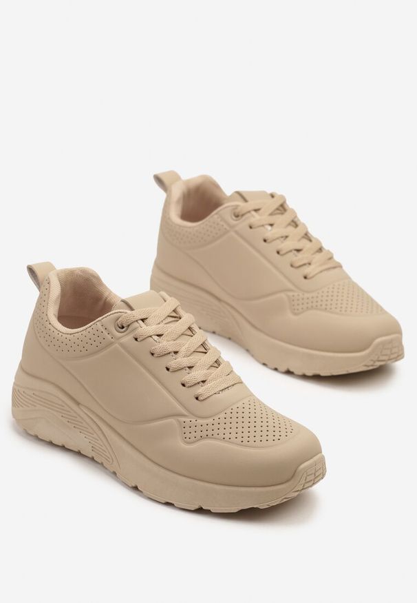 Renee - Ciemnobeżowe Sneakersy z Tłoczoną Cholewką Ulithrena. Okazja: na co dzień. Kolor: beżowy. Materiał: jeans. Szerokość cholewki: normalna