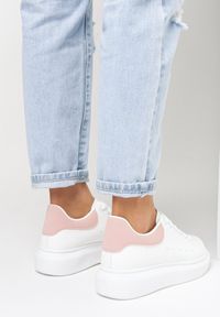 Born2be - Biało-Różowe Sneakersy Phoebia. Nosek buta: okrągły. Kolor: biały. Szerokość cholewki: normalna #6