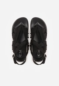 Renee - Czarne Sandały Typu Rzymianki Ozdobione Frędzlami Casasos. Okazja: na co dzień. Kolor: czarny. Materiał: koronka. Wzór: aplikacja. Sezon: lato. Styl: casual #3