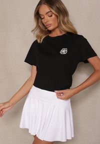Renee - Czarny Bawełniany T-shirt z Naszywką Firavelle. Okazja: na co dzień, na spotkanie biznesowe. Kolor: czarny. Materiał: bawełna. Wzór: aplikacja. Styl: biznesowy, casual
