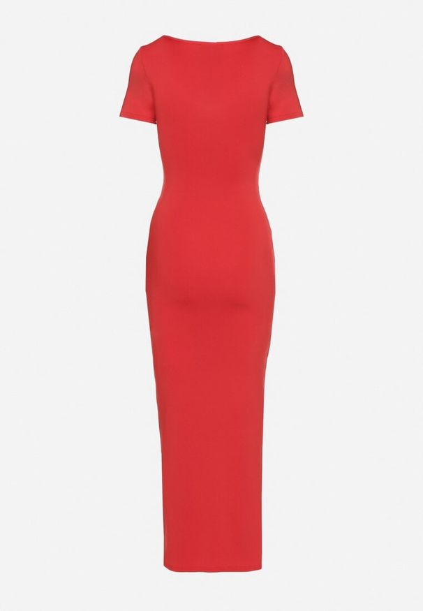 Born2be - Czerwona Taliowana Sukienka z Wiskozą z Marszczeniem Milasela. Kolor: czerwony. Materiał: wiskoza. Styl: klasyczny, elegancki