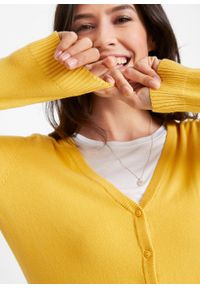 Sweter rozpinany z gładkiej dzianiny z plisą guzikową bonprix żółty kanarkowy. Kolor: żółty. Materiał: dzianina. Wzór: gładki #3