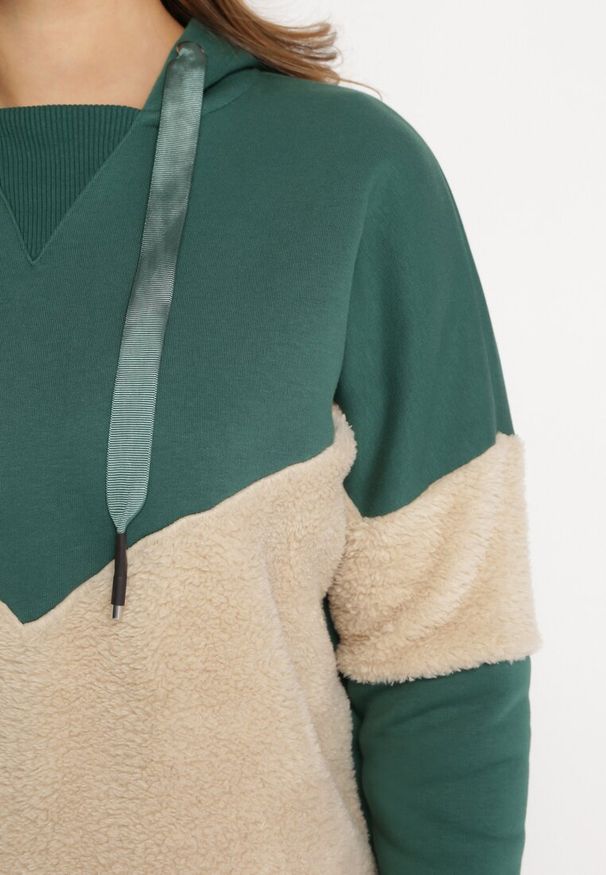 Born2be - Zielona Dwukolorowa Bluza z Bawełny z Polarowymi Wstawkami i Kapturem Dikea. Kolor: zielony. Materiał: polar, bawełna. Sezon: zima. Styl: elegancki