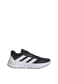 Adidas - Buty Questar. Kolor: biały, czarny, szary, wielokolorowy. Materiał: materiał. Sport: bieganie