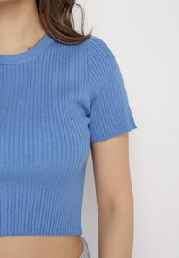 Born2be - Niebieski Krótki T-shirt z Prążkowanej Dzianiny Clutia. Kolor: niebieski. Materiał: dzianina, prążkowany. Długość: krótkie #7