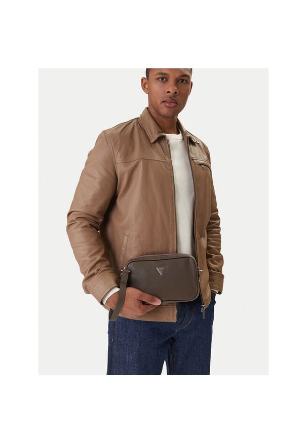 Saszetka Guess. Kolor: brązowy