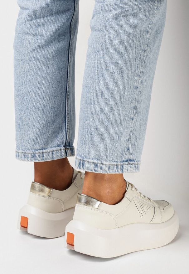 Born2be - Beżowe Sneakersy Skórzane przed Kostkę na Grubej Podeszwie Miealla. Wysokość cholewki: przed kostkę. Kolor: beżowy. Materiał: skóra