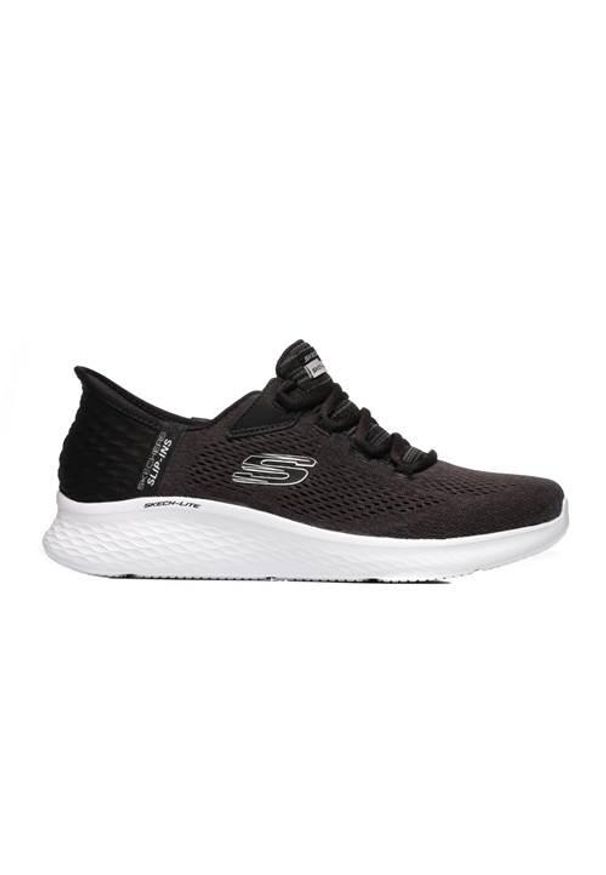 skechers - Buty do chodzenia damskie Skechers Pro-natur. Kolor: czarny. Materiał: materiał, syntetyk. Szerokość cholewki: normalna. Sport: turystyka piesza