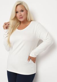 Born2be - Biała Klasyczna Bluzka Bawełniana Longsleeve Reriella. Okazja: na spotkanie biznesowe. Kolor: biały. Materiał: bawełna. Długość rękawa: długi rękaw. Długość: długie. Styl: klasyczny #7