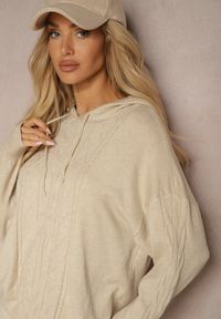 Renee - Jasnobeżowy Komplet z Dzianiny Oversizowa Bluza z Kapturem i Spodnie z Szerokimi Nogawkami Mathuva. Kolor: beżowy. Materiał: dzianina. Wzór: aplikacja, ze splotem #5